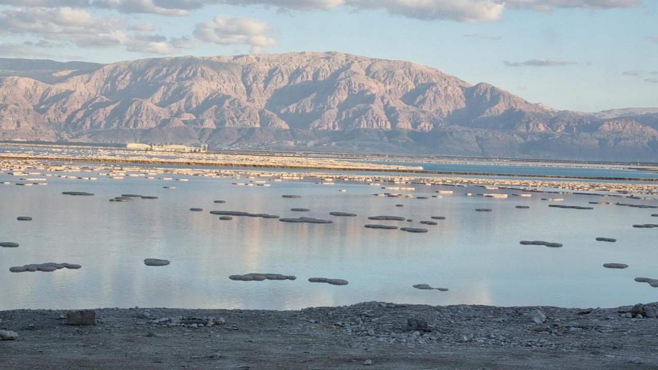 Апартаменты King Of The Dead Sea By Crown Неве-Зоар Экстерьер фото